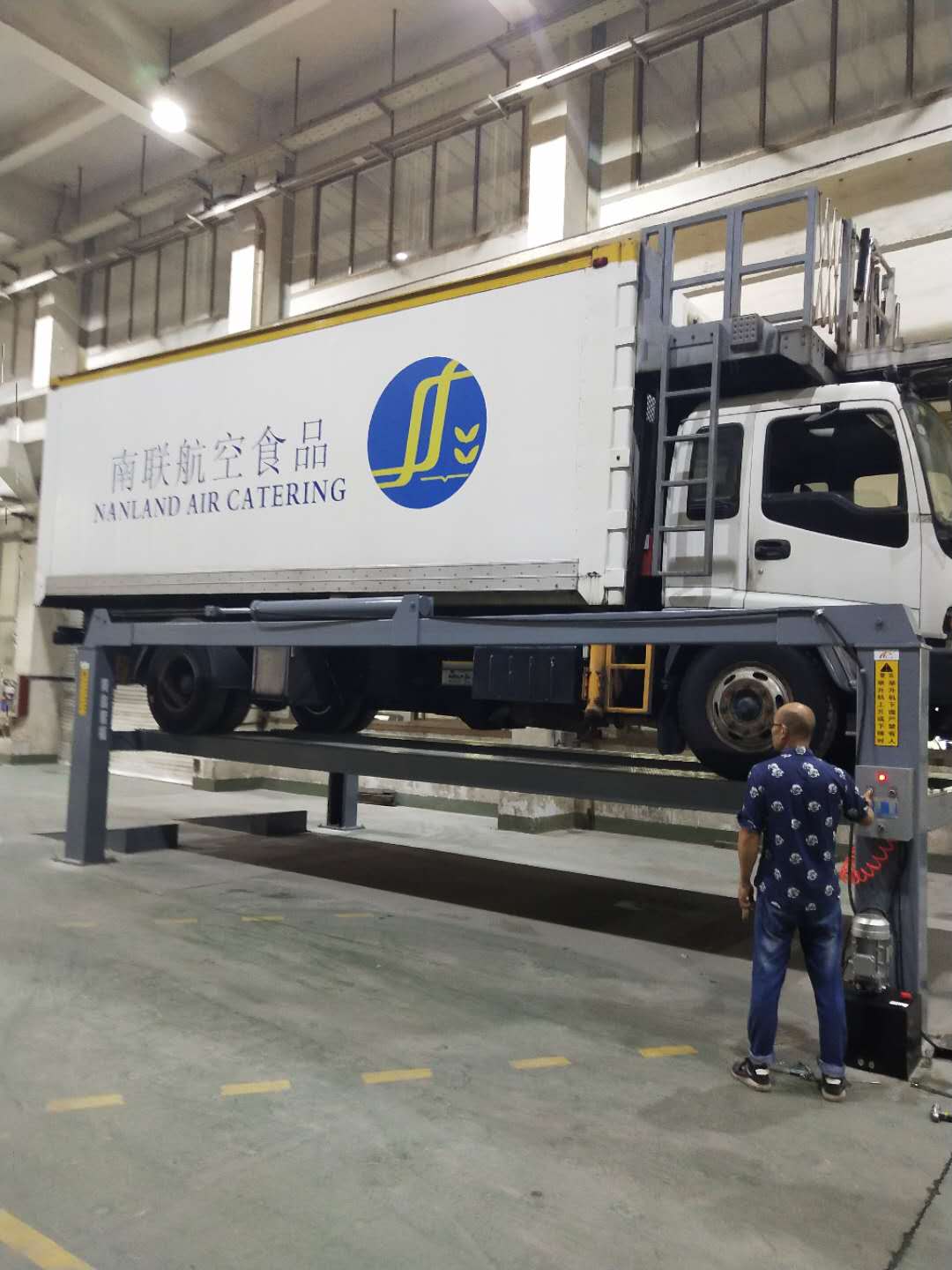 汽車升降平臺(tái)